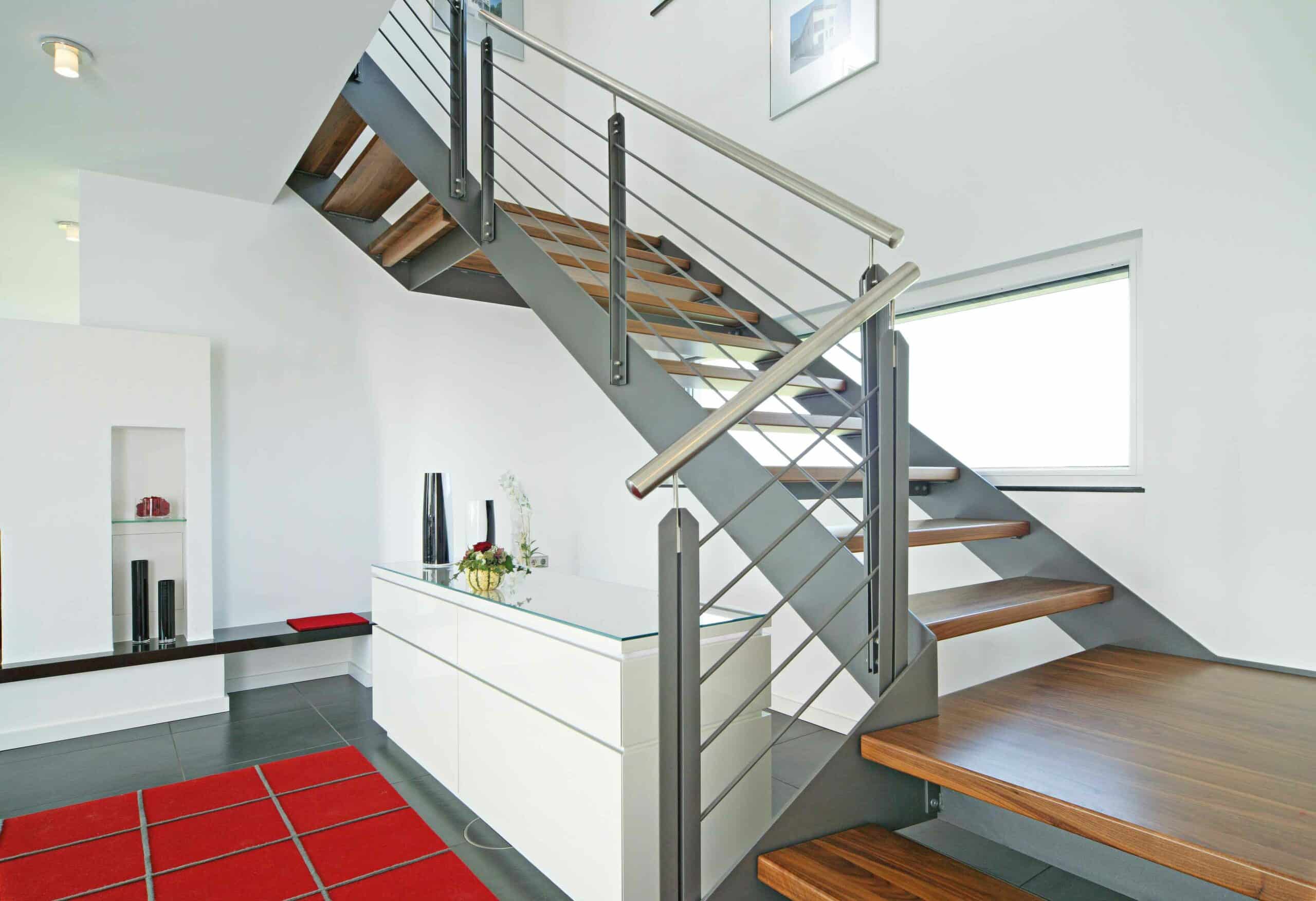 Treppe Musterhaus Style Oberrot von Fertighaus WEISS