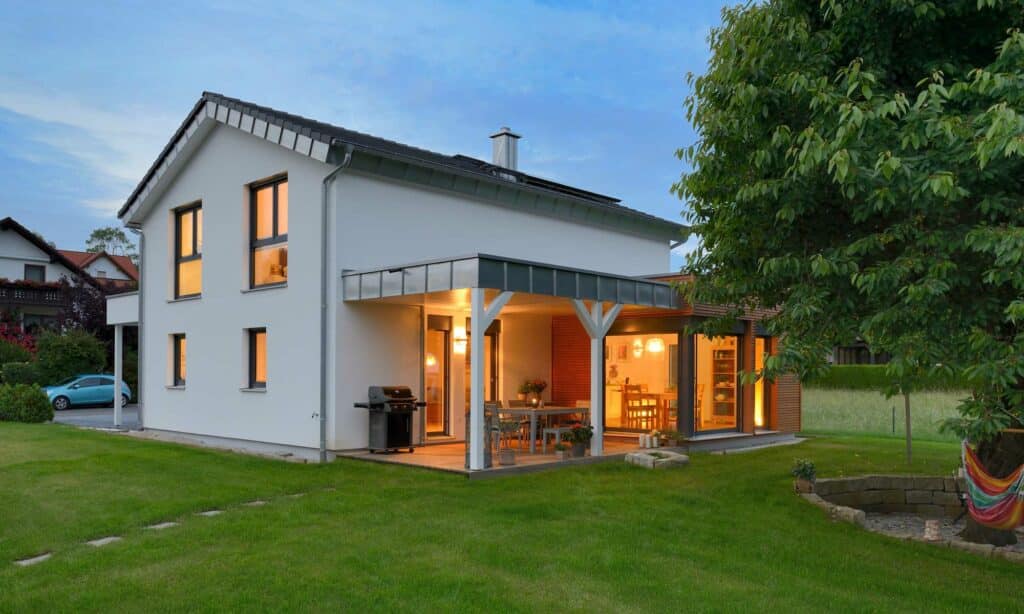 garten und Terrasse Haus Schäffner von Fertighaus WEISS