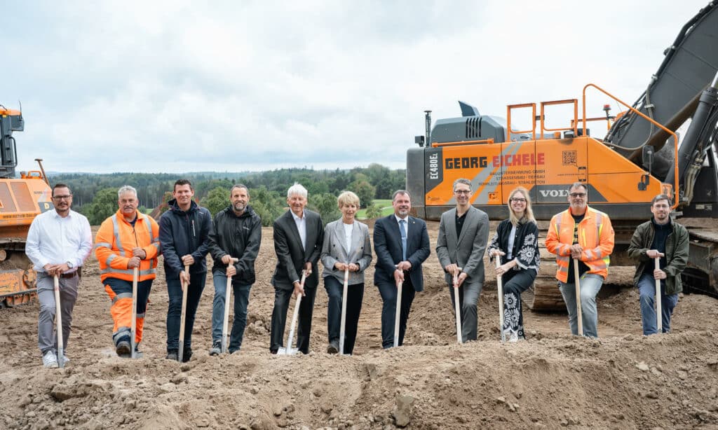Spatenstich für die Erweiterung der WEISS-MusterhausWelt in Oberrot