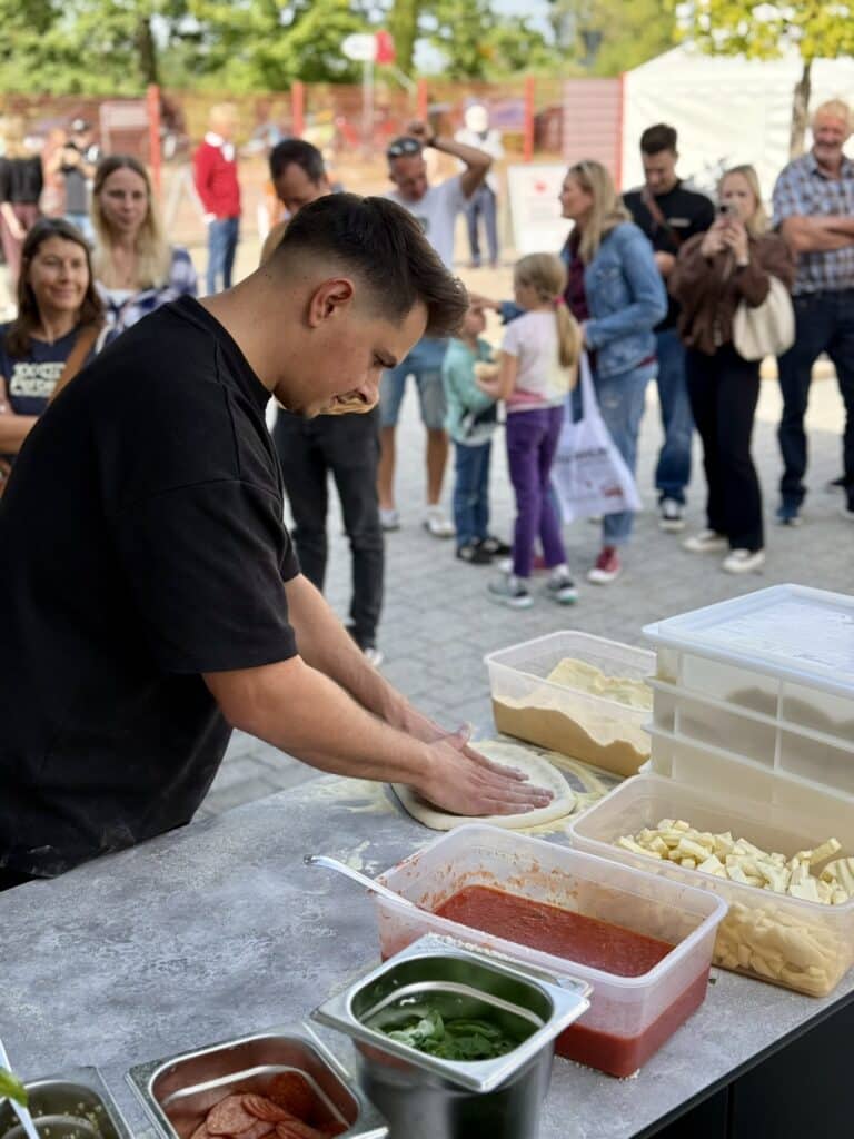 Teichners Pizza Palace am Tag der offenen Tür von Fertighaus WEISS